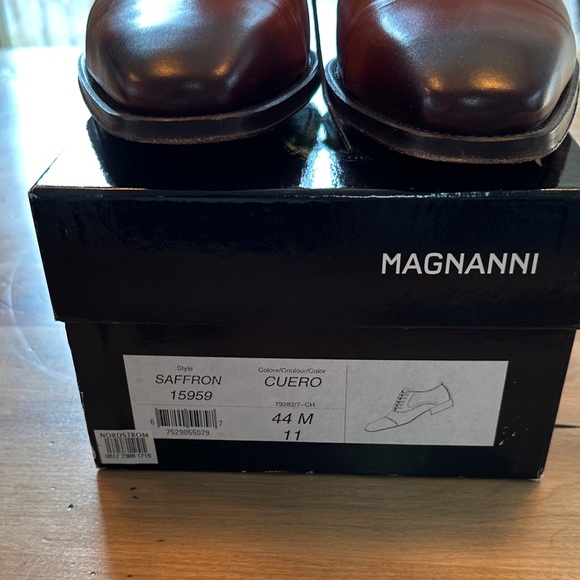 Magnanni Men's Rich Brown Oxfords - Picture 4 of 8